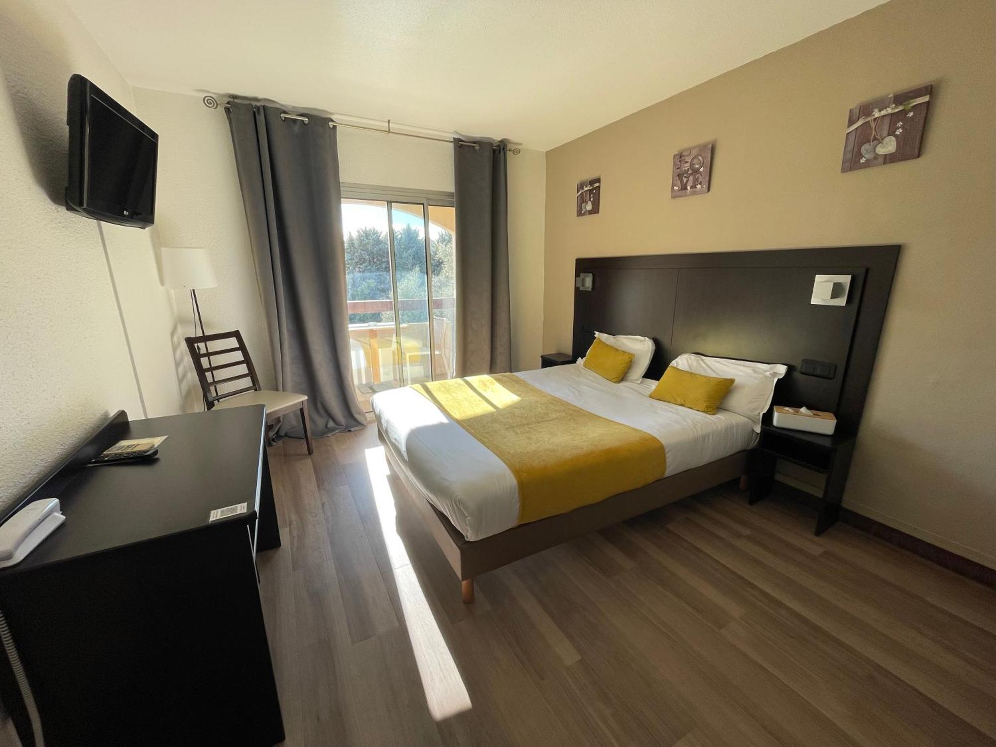 Le Floreal Vence Luaran gambar